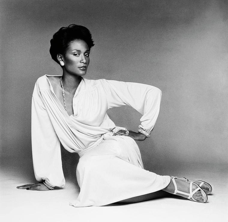 beverly-johnson-wearing-a-blouson-jersey-dress-francesco-scavullo