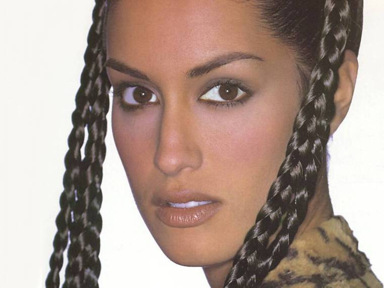 Yasmeen-Ghauri-13