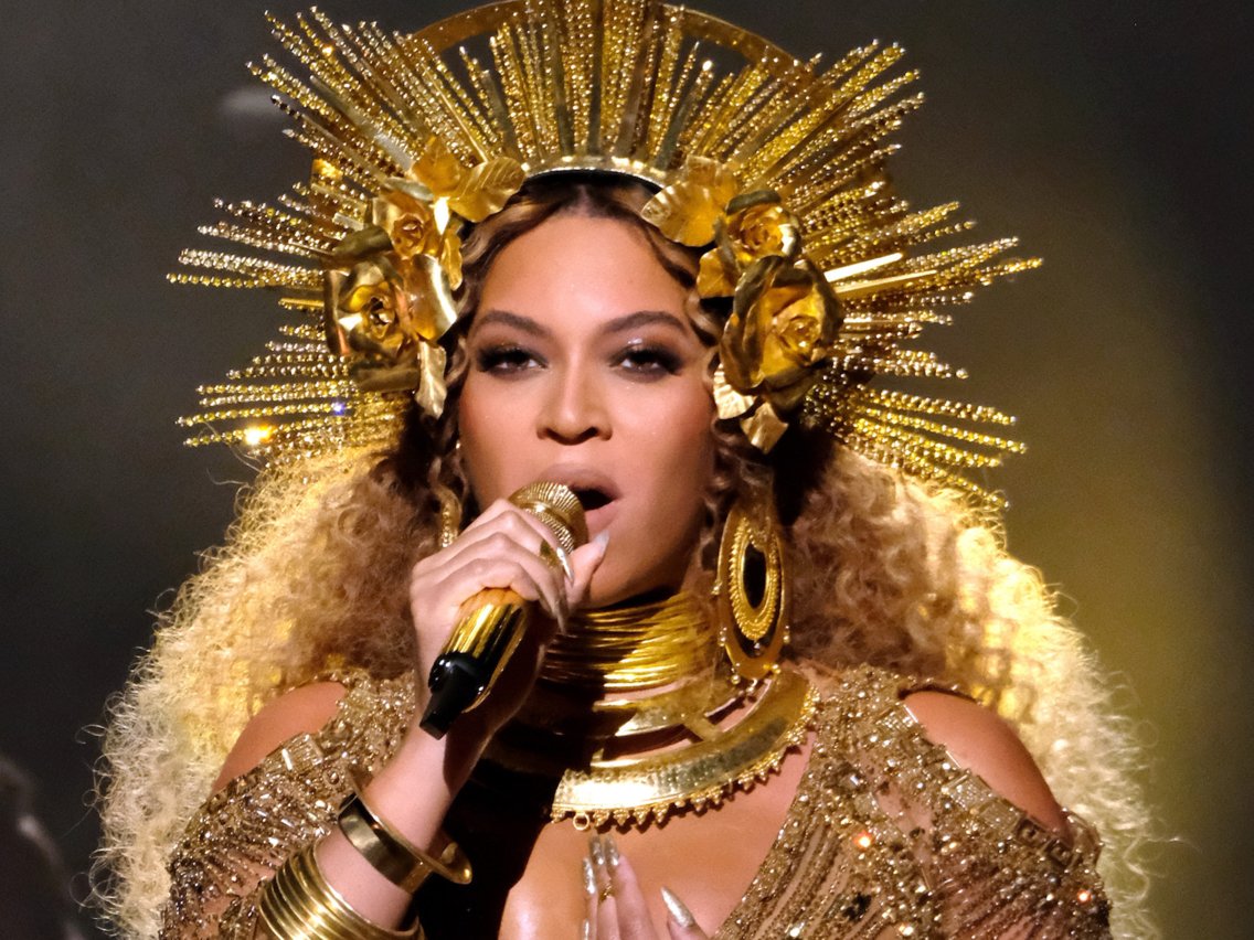 Beyoncé – Star Struck Style