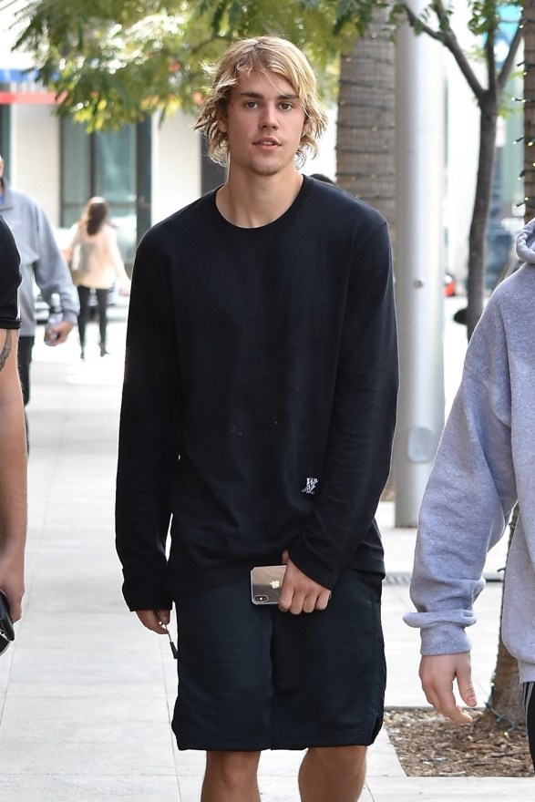 Justin Bieber out with friends after his SoulCycle workout