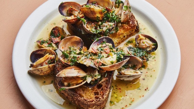clam-toasts-with-pancetta